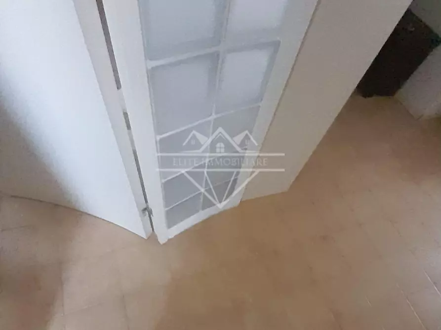 Immagine 11 di Appartamento in affitto  a Carrara