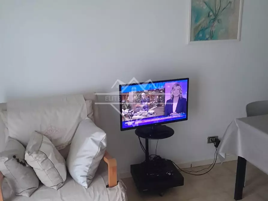 Immagine 5 di Appartamento in affitto  a Carrara