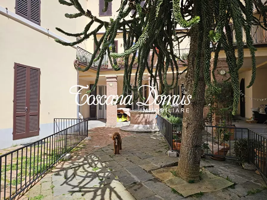 Immagine 40 di Appartamento in vendita  a Siena