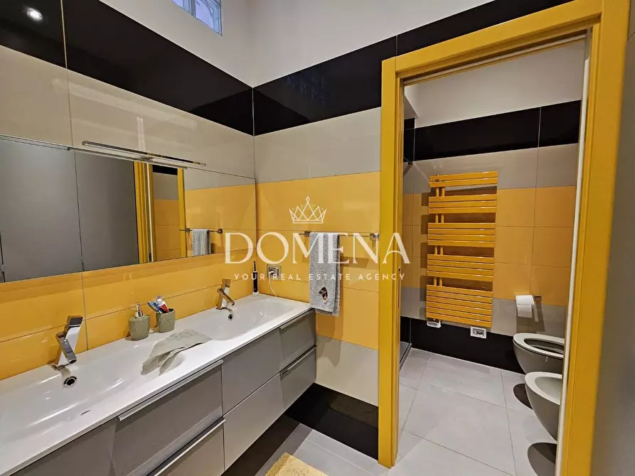 Immagine 29 di Appartamento in vendita  a Siena