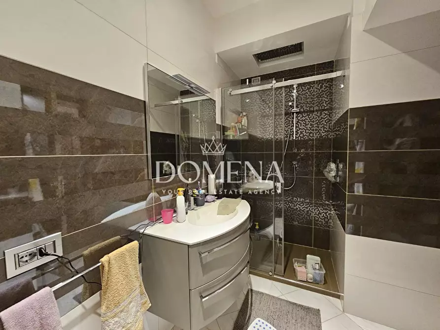 Immagine 34 di Appartamento in vendita  a Siena