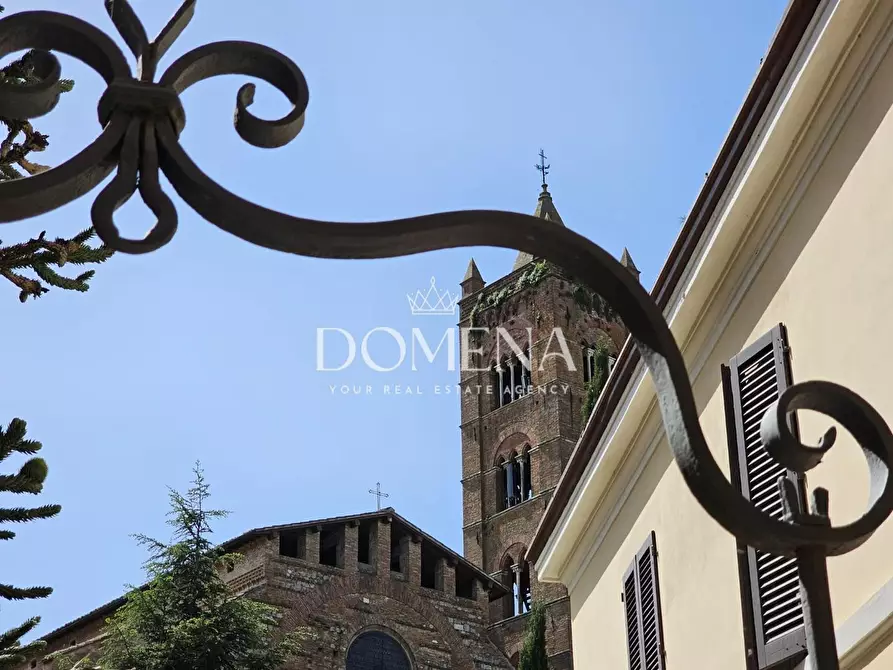 Immagine 36 di Appartamento in vendita  a Siena