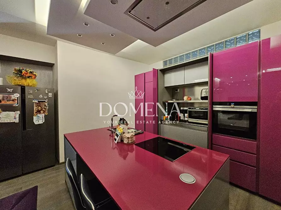 Immagine 11 di Appartamento in vendita  a Siena