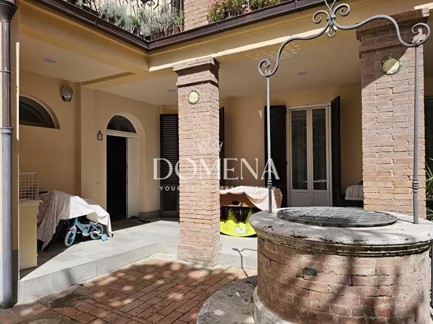 Immagine 39 di Appartamento in vendita  a Siena