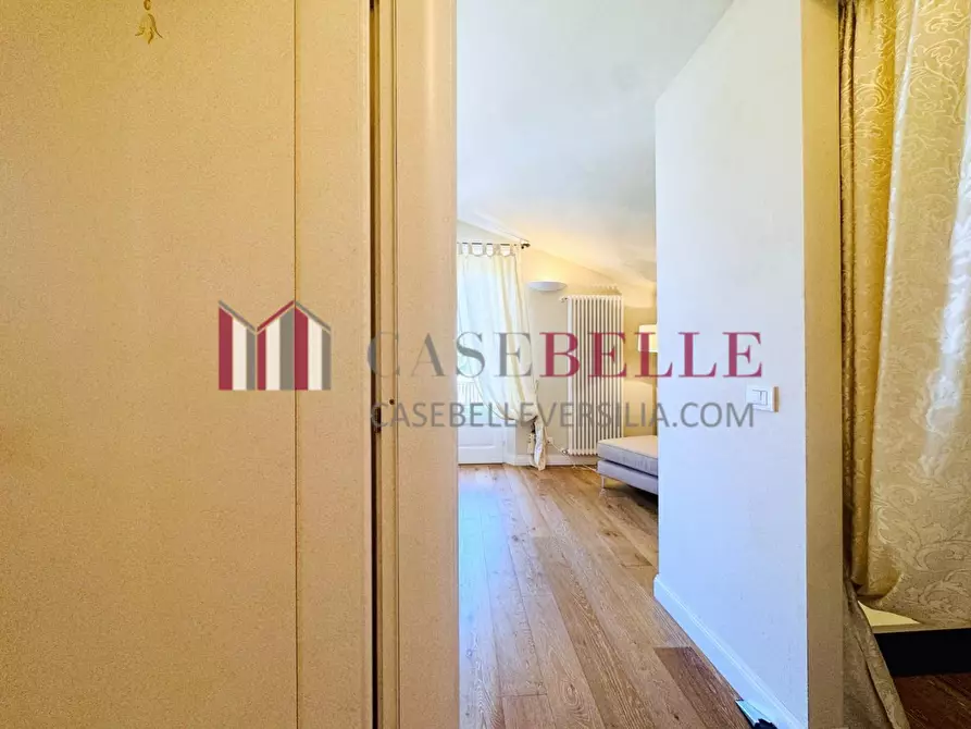 Immagine 34 di Villa in affitto  a Pietrasanta