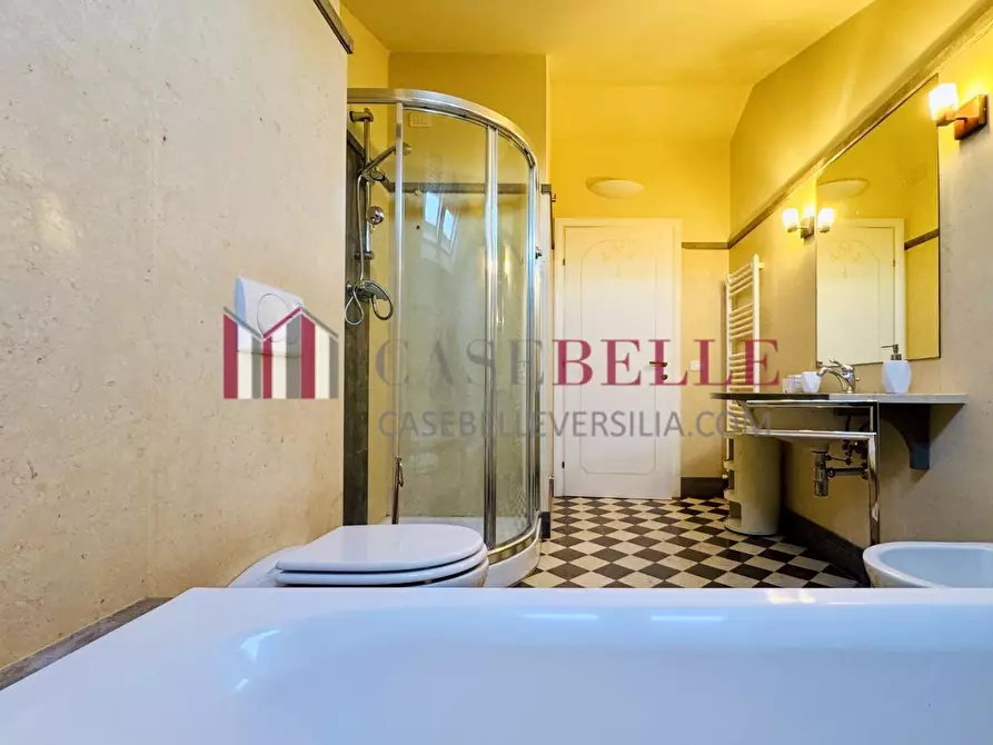 Immagine 31 di Villa in affitto  a Pietrasanta