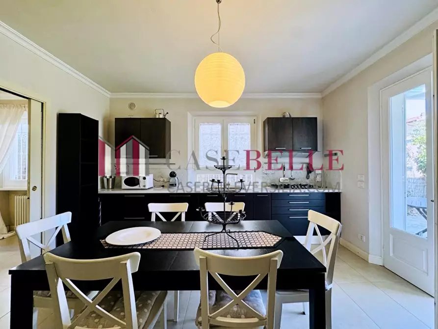 Immagine 11 di Villa in affitto  a Pietrasanta