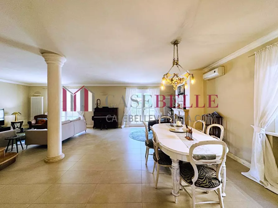 Immagine 14 di Villa in affitto  a Pietrasanta