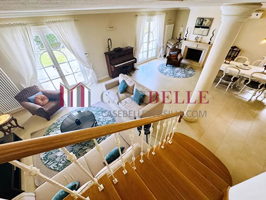 Immagine 2 di Villa in affitto  a Pietrasanta