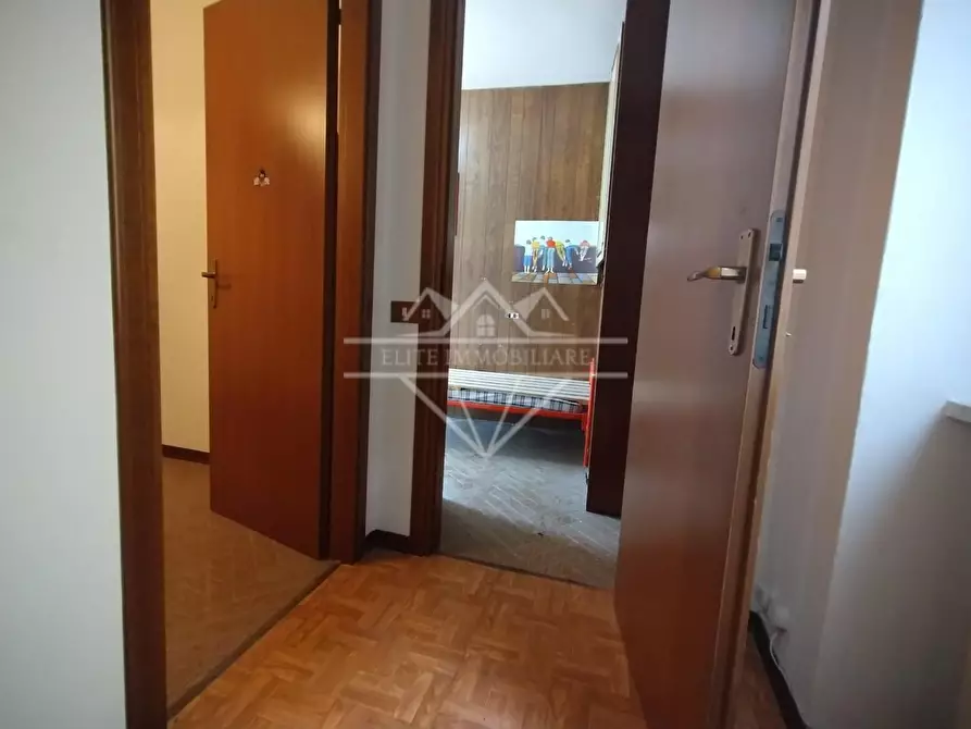 Immagine 6 di Appartamento in vendita  a Carrara