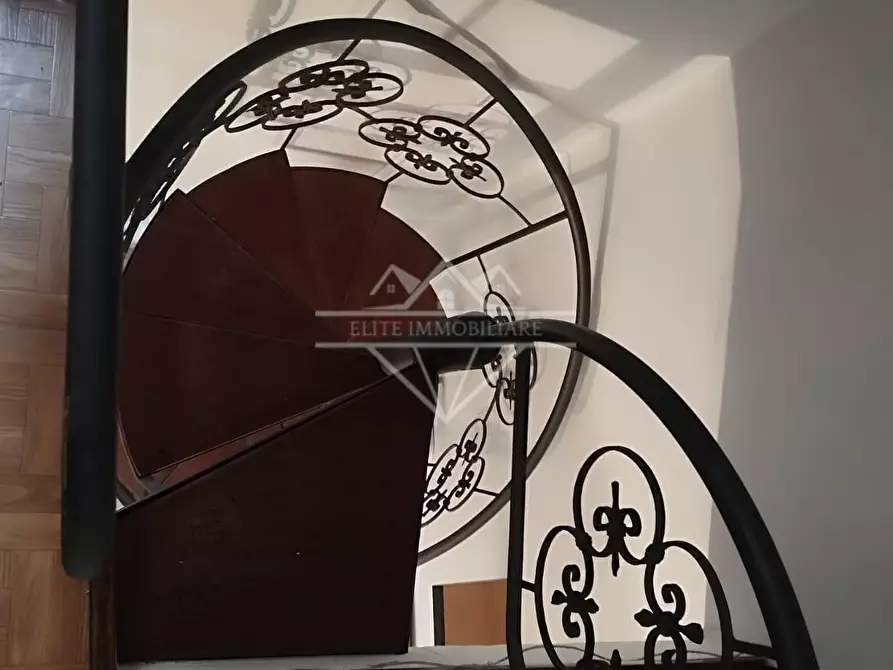 Immagine 4 di Appartamento in vendita  a Carrara