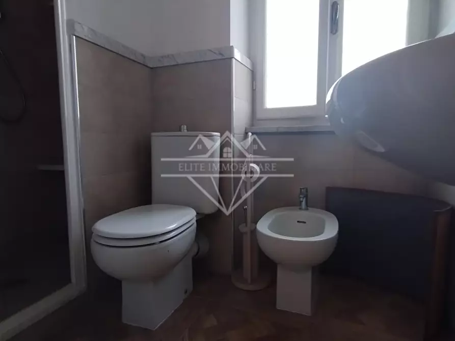 Immagine 12 di Appartamento in vendita  a Carrara