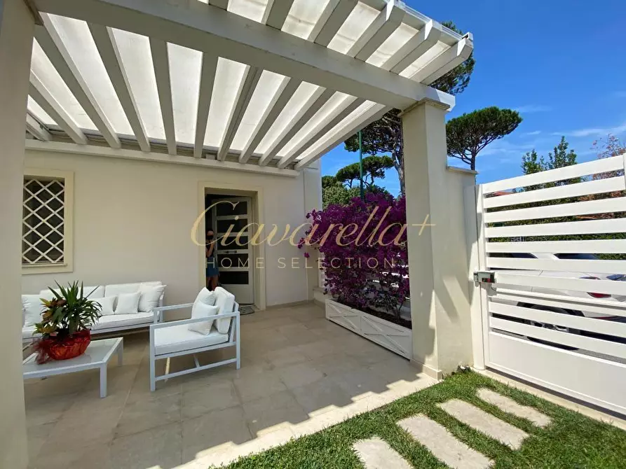 Immagine 3 di Villa in affitto  a Forte Dei Marmi
