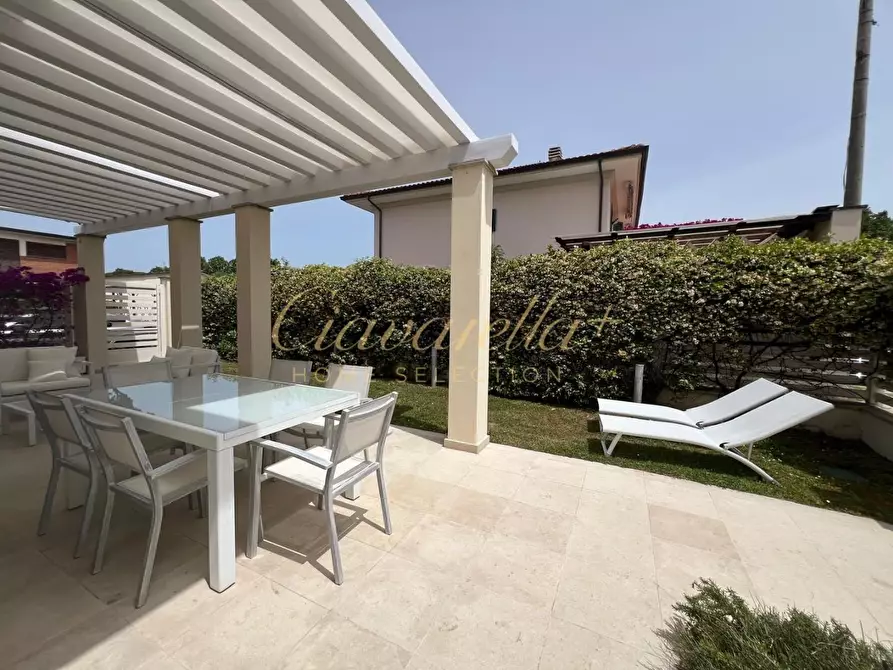 Immagine 9 di Villa in affitto  a Forte Dei Marmi