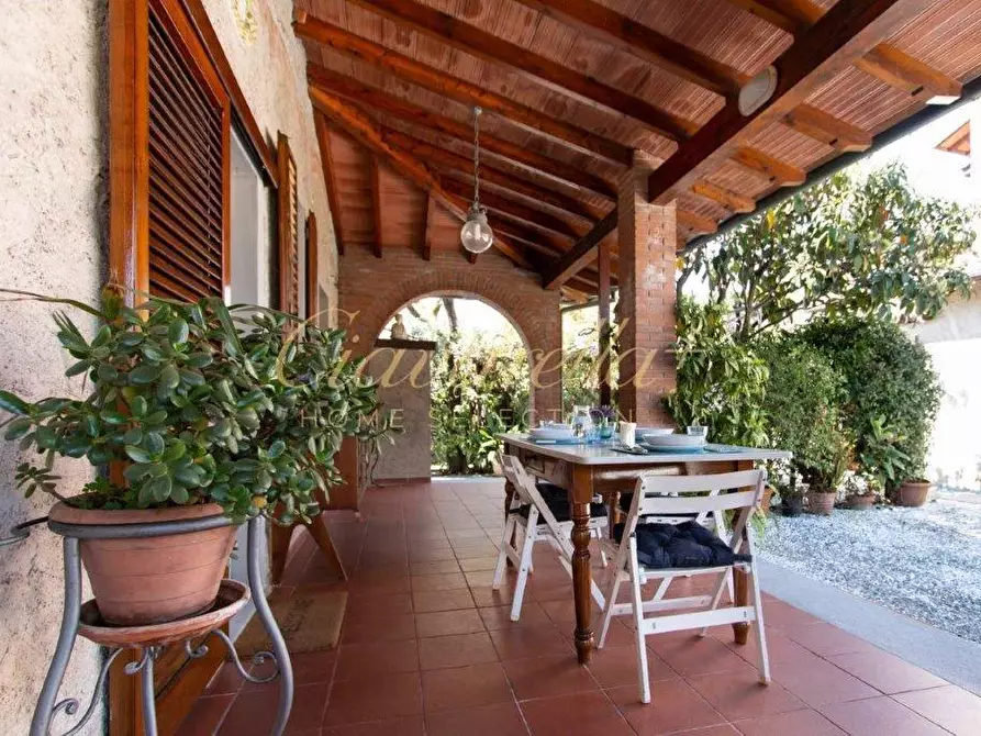 Immagine 5 di Villa in affitto  a Forte Dei Marmi