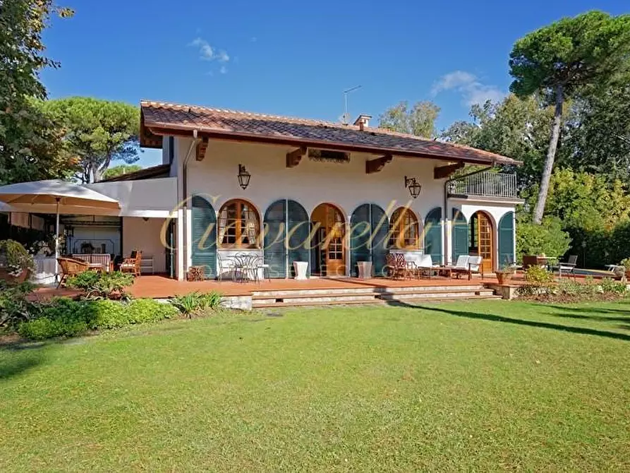 Immagine 9 di Villa in affitto  a Forte Dei Marmi