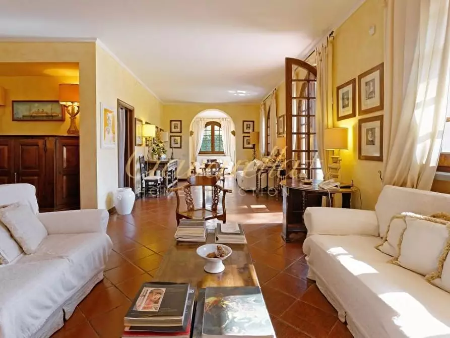 Immagine 13 di Villa in affitto  a Forte Dei Marmi