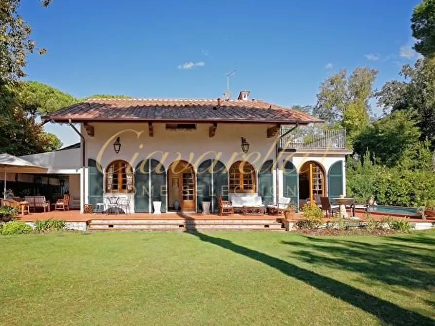 Immagine 3 di Villa in affitto  a Forte Dei Marmi