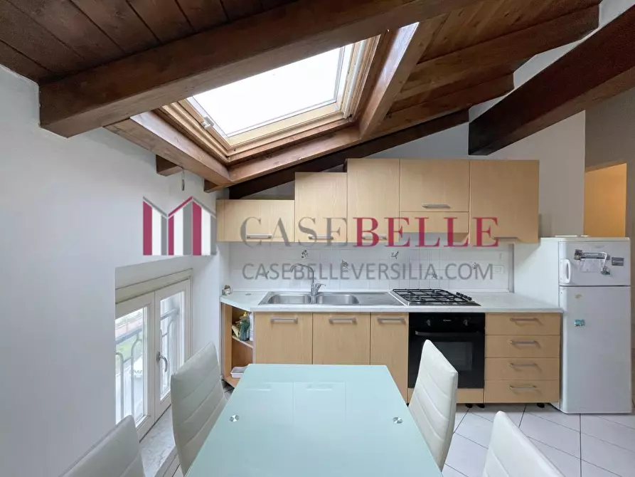 Immagine 1 di Mansarda in vendita  a Camaiore