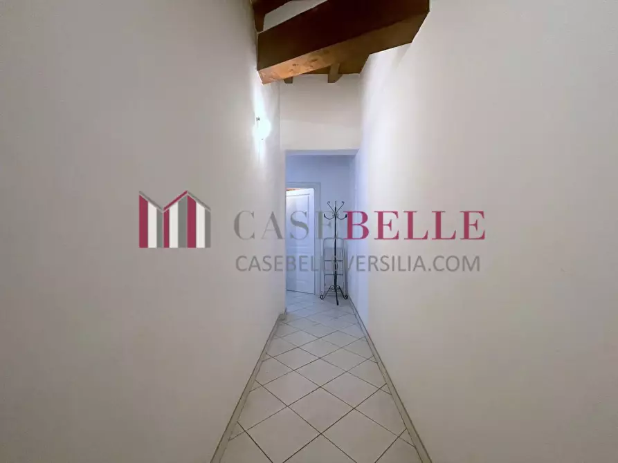 Immagine 2 di Mansarda in vendita  a Camaiore