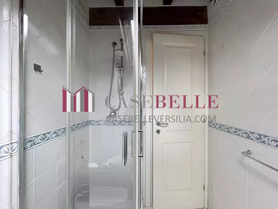 Immagine 21 di Mansarda in vendita  a Camaiore