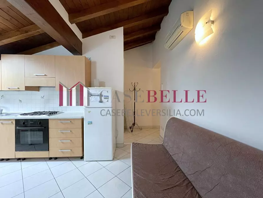 Immagine 8 di Mansarda in vendita  a Camaiore