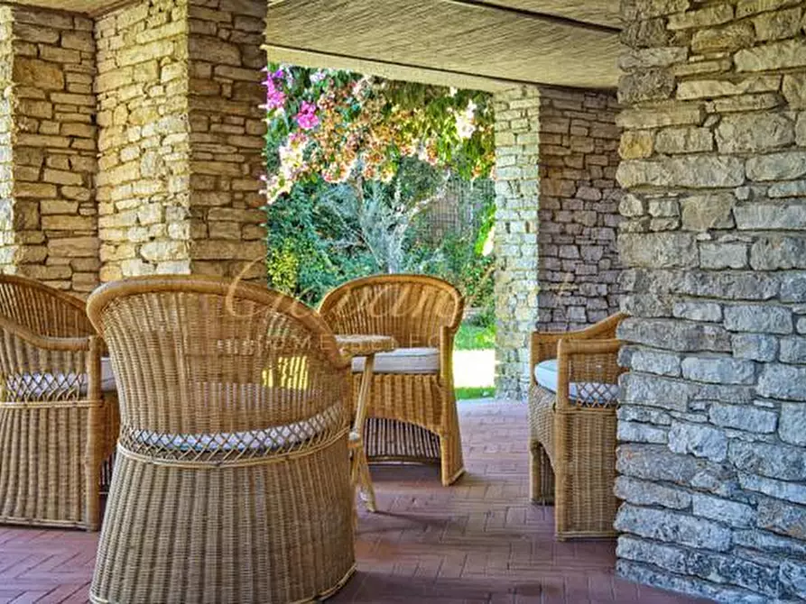 Immagine 3 di Villa in vendita  a Forte Dei Marmi