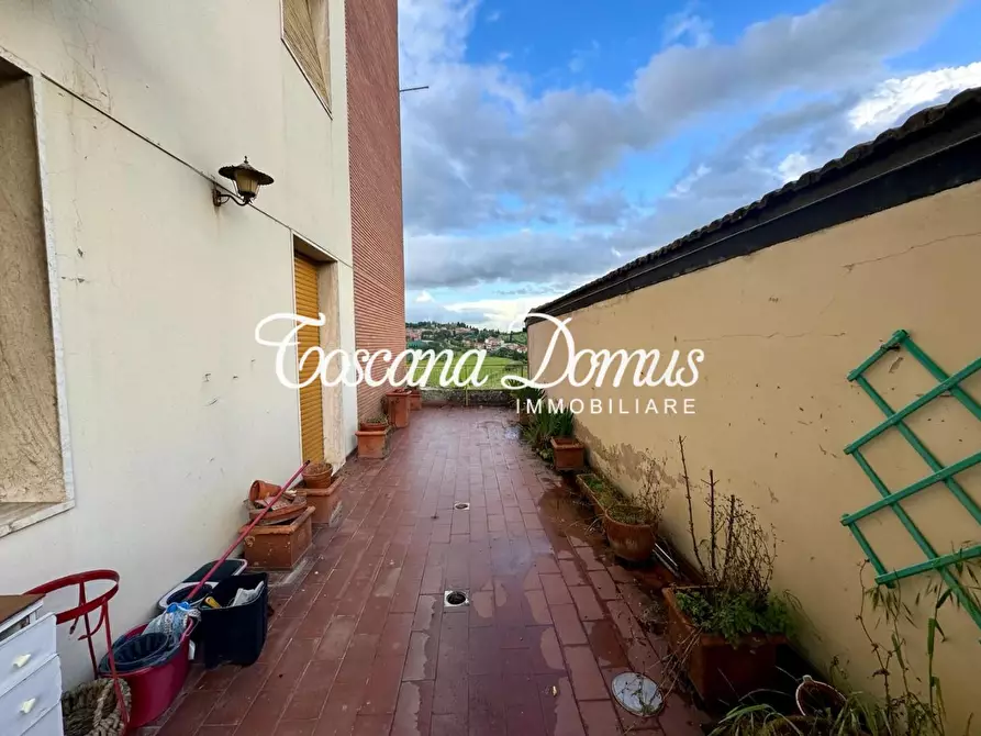 Immagine 7 di Appartamento in vendita  a Siena