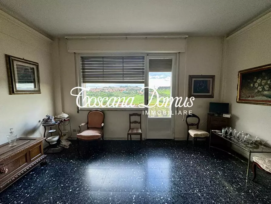 Immagine 2 di Appartamento in vendita  a Siena