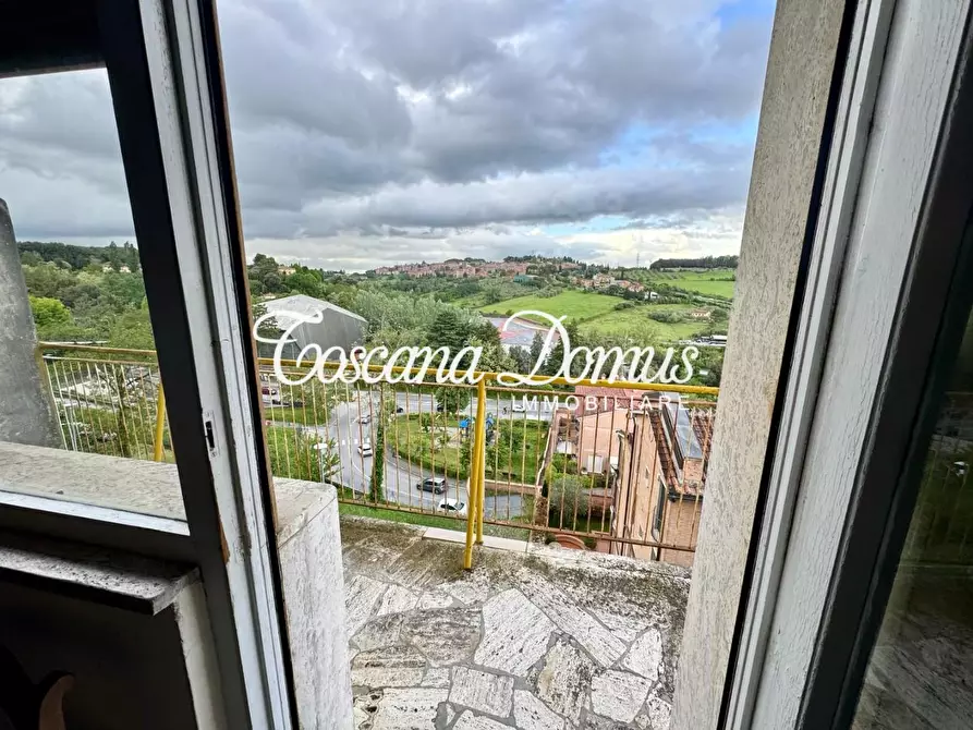 Immagine 12 di Appartamento in vendita  a Siena