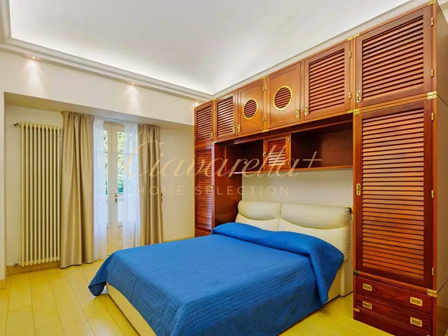 Immagine 25 di Villa in vendita  a Forte Dei Marmi