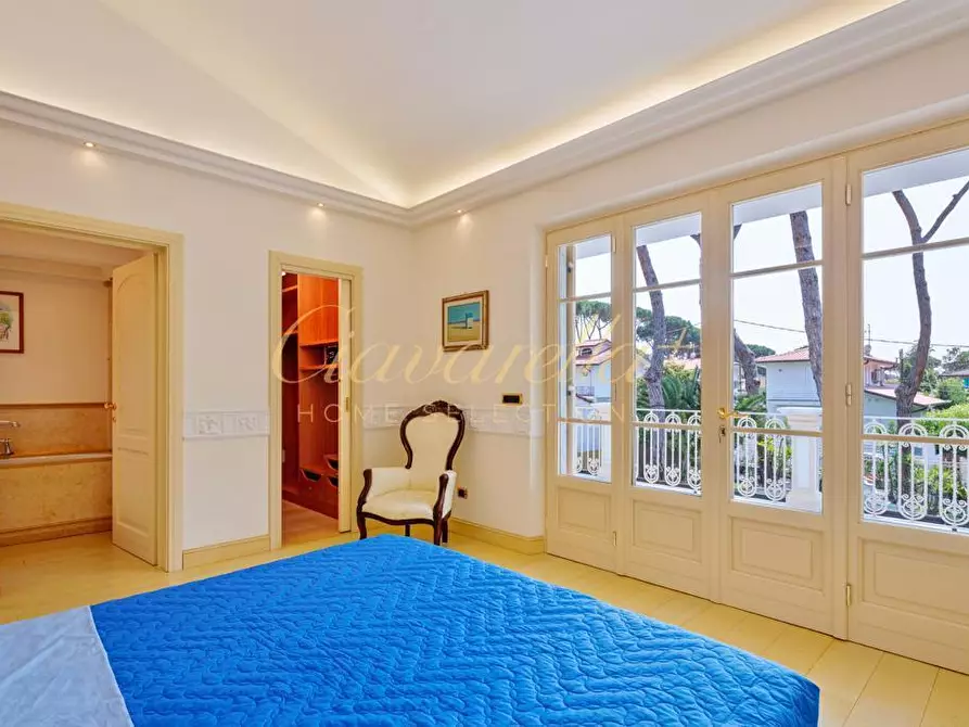 Immagine 38 di Villa in vendita  a Forte Dei Marmi