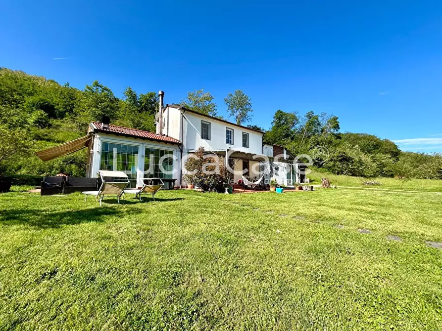 Immagine 1 di Casa indipendente in vendita  a Lucca