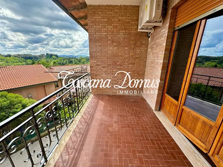 Immagine 3 di Appartamento in vendita  a Siena