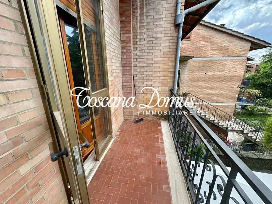 Immagine 13 di Appartamento in vendita  a Siena