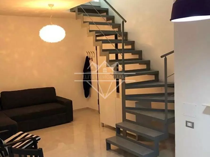 Immagine 2 di Appartamento in vendita  a Massa