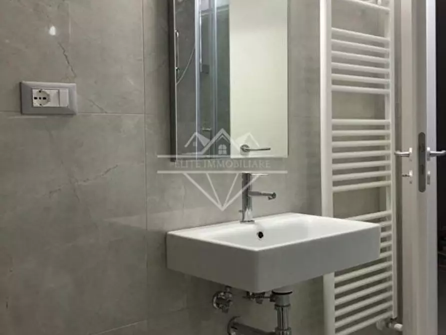 Immagine 13 di Appartamento in vendita  a Massa