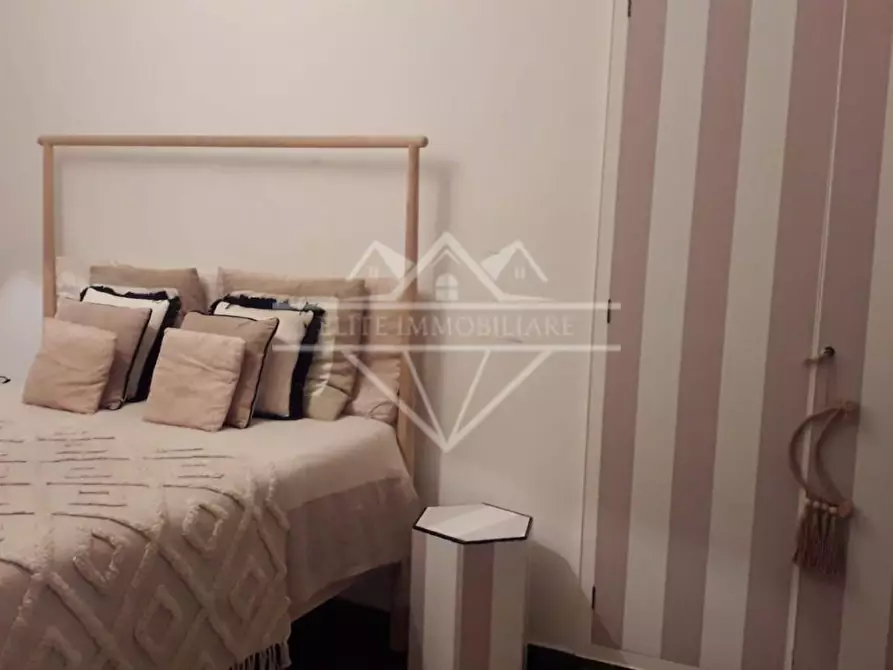 Immagine 11 di Appartamento in vendita  a Carrara