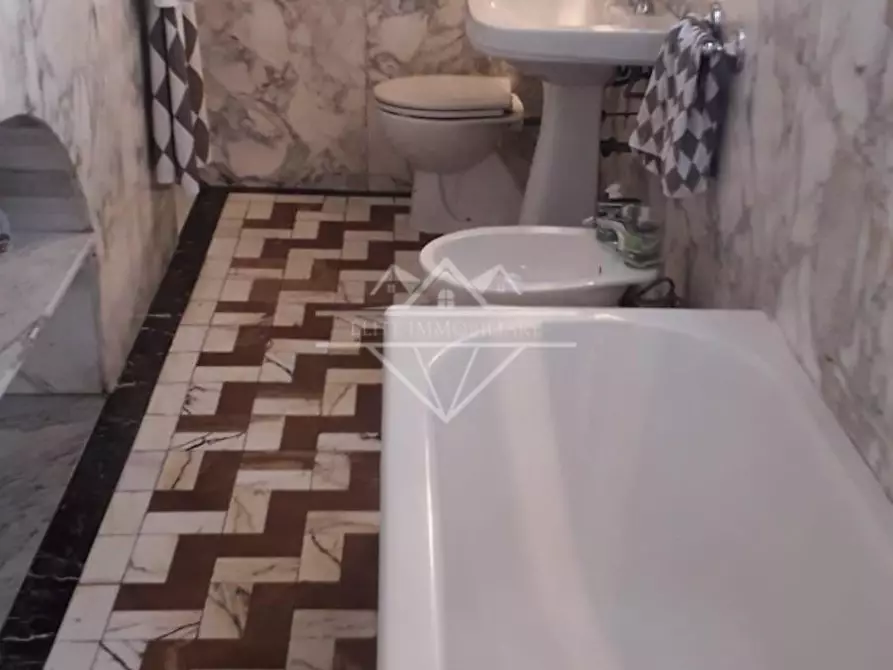 Immagine 14 di Appartamento in vendita  a Carrara