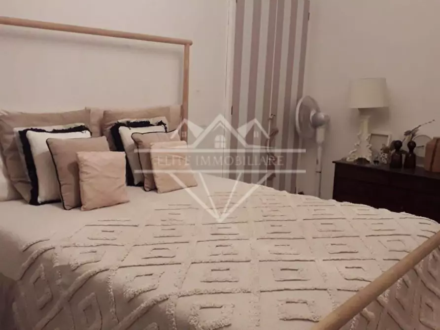 Immagine 10 di Appartamento in vendita  a Carrara