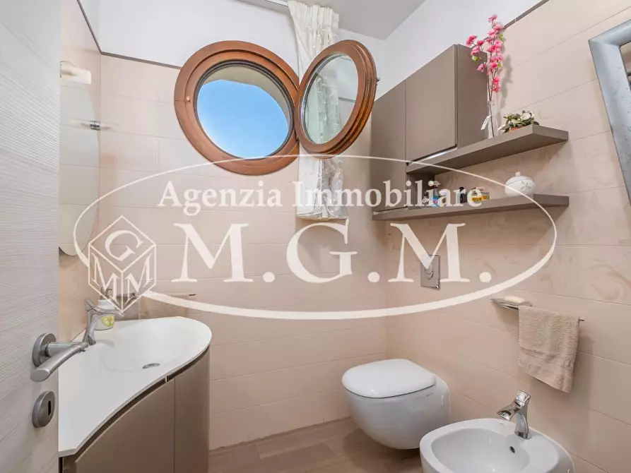 Immagine 35 di Villetta a schiera in vendita  a Calcinaia