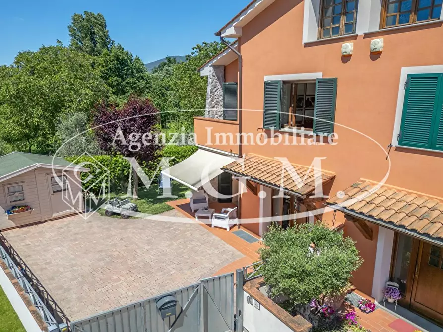Immagine 10 di Villetta a schiera in vendita  a Calcinaia