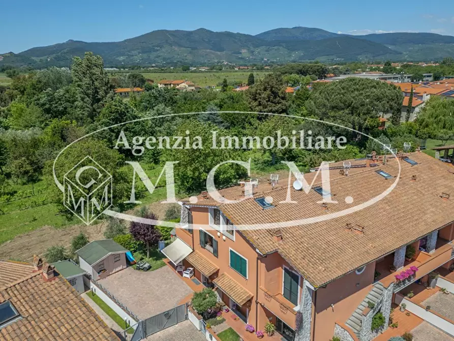 Immagine 4 di Villetta a schiera in vendita  a Calcinaia