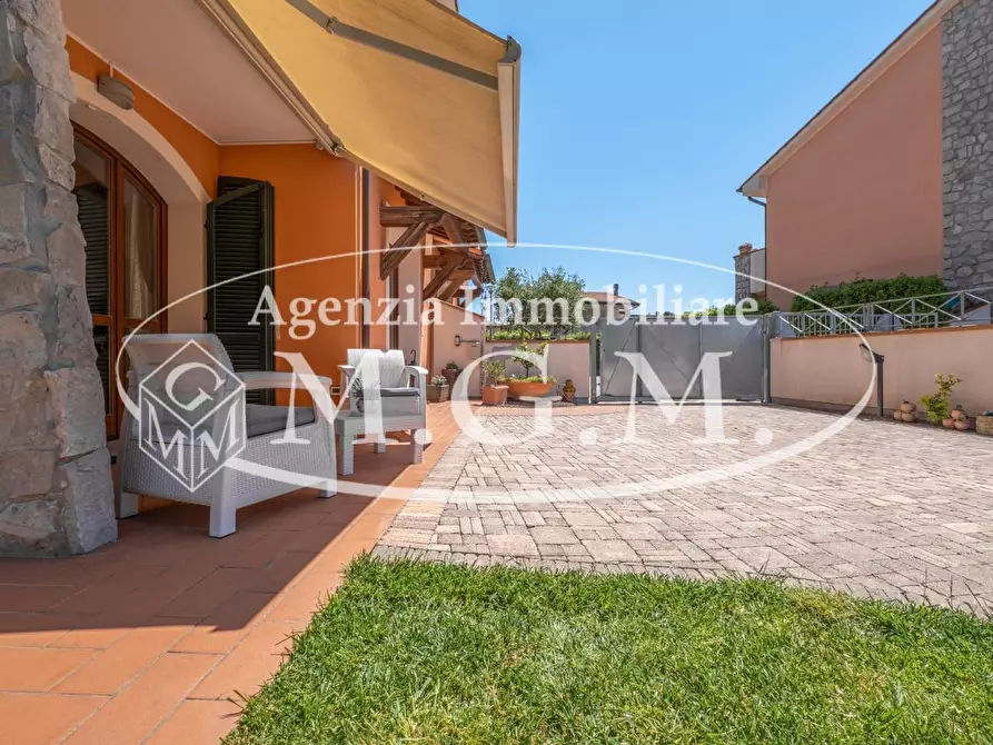 Immagine 13 di Villetta a schiera in vendita  a Calcinaia