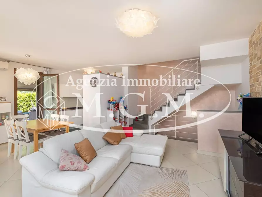 Immagine 19 di Villetta a schiera in vendita  a Calcinaia