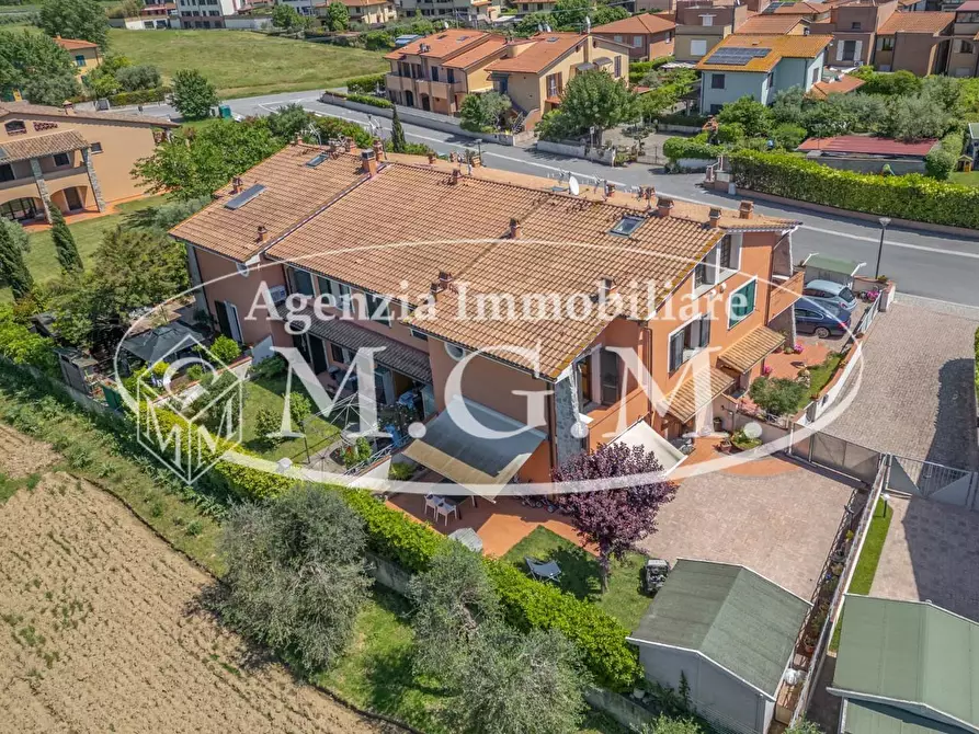 Immagine 6 di Villetta a schiera in vendita  a Calcinaia