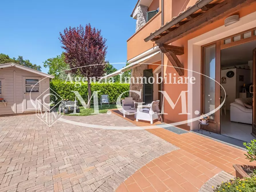 Immagine 11 di Villetta a schiera in vendita  a Calcinaia