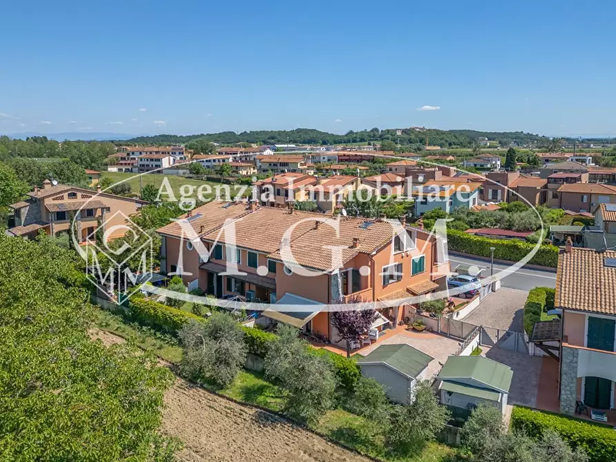 Immagine 7 di Villetta a schiera in vendita  a Calcinaia