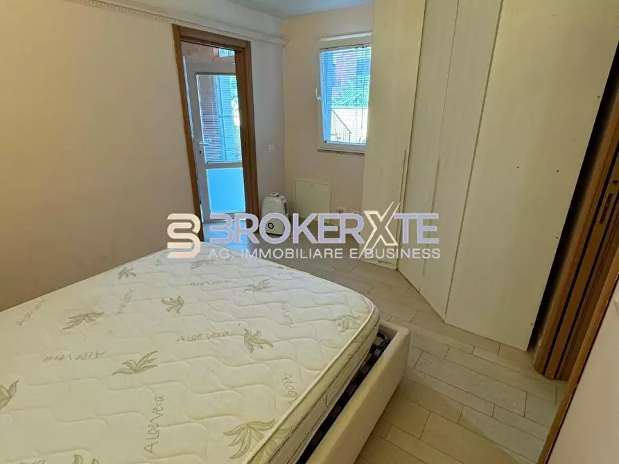 Immagine 4 di Appartamento in affitto  a Carrara