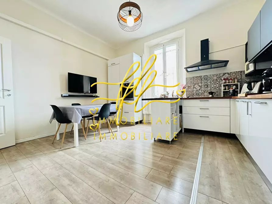 Immagine 9 di Appartamento in vendita  a Livorno